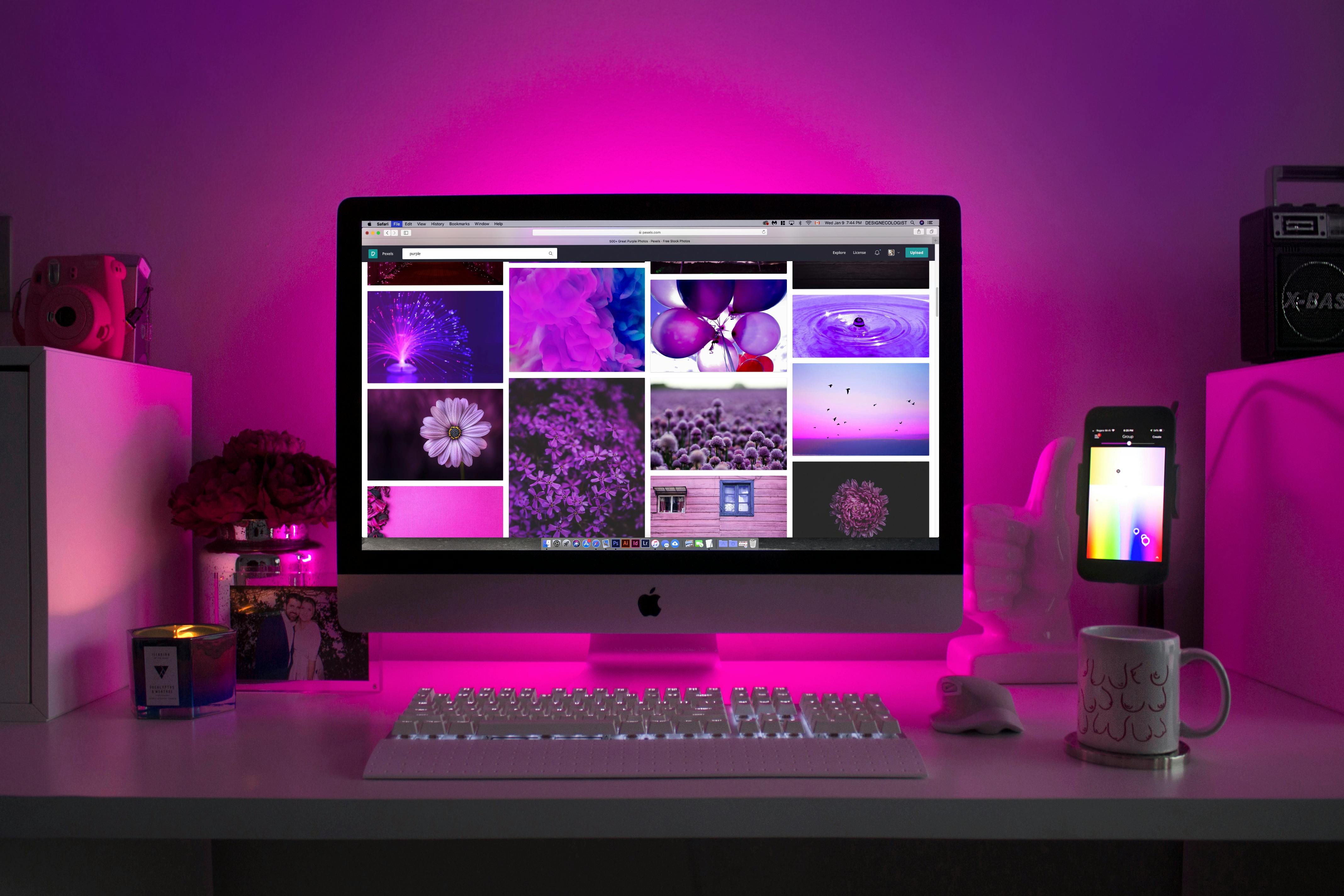 Clean desk using warm task lighting and accent lamps